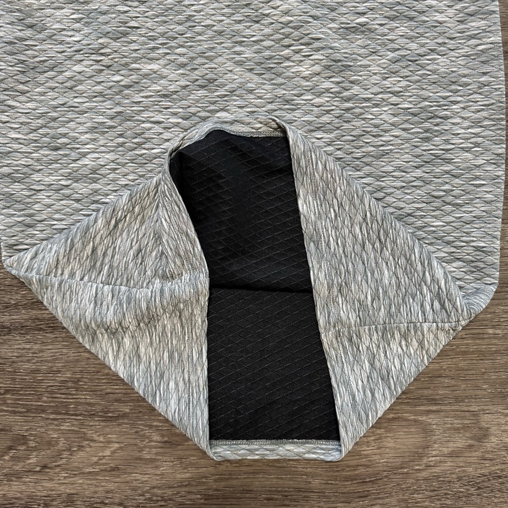 NWT Lularoe Heather Gray Textured Pencil Skirt, Size Small - Picture 3 of 6